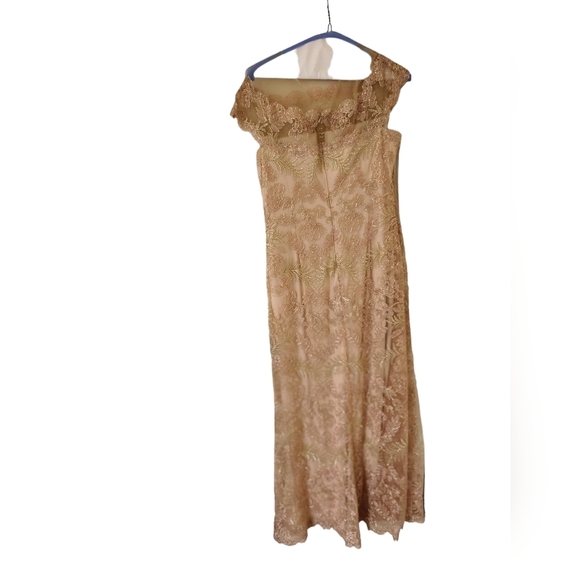 Tadashi Shoji Embroidered gown Women's Size 12 Pink/Gold - Picture 3 of 12